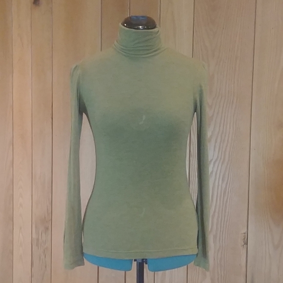 Green Thin Knit Turtleneck Long Sleeve Tissue Tee Heathered Olive Junior Small - Picture 1 of 16